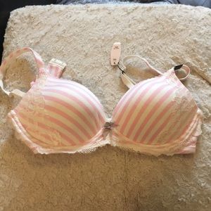 NWT Victoria’s Secret bra 36C